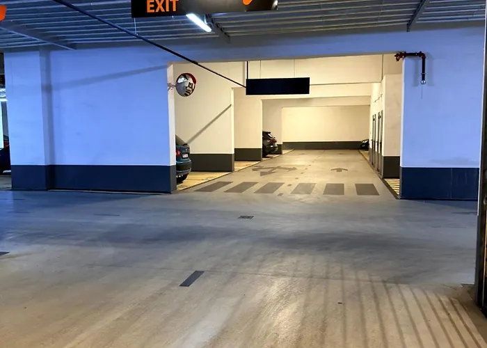 Апартаменты The Perle Tower Garage Car Park