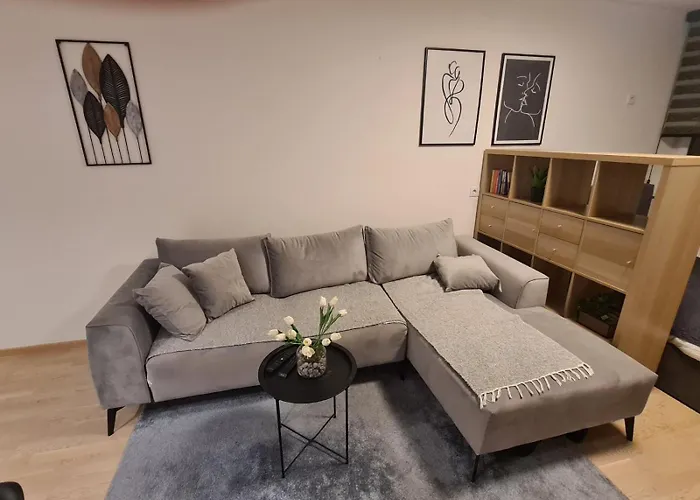 Апартаменты The Perle Tower Garage Car Park